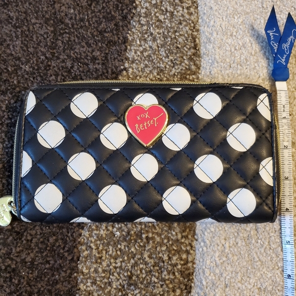 EUC BETSEY JOHNSON POLKA DOT WALLET - Picture 5 of 6